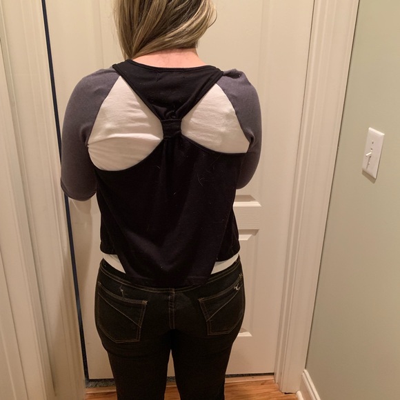 Vest - Picture 2 of 4